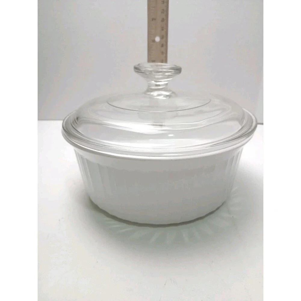 CorningWare French White F-5-B 1.6 Liter Round Casserole Dish with Glass Lid